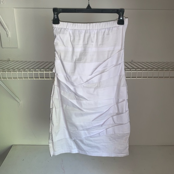 Classic Strapless Dress - Picture 3 of 4